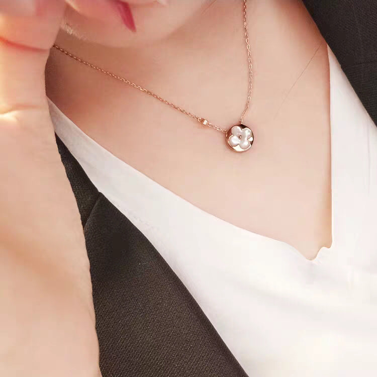 ¡®Veyra Jewelry¡¯SUN MOP GOLD 1 DIAMOND NECKLACE