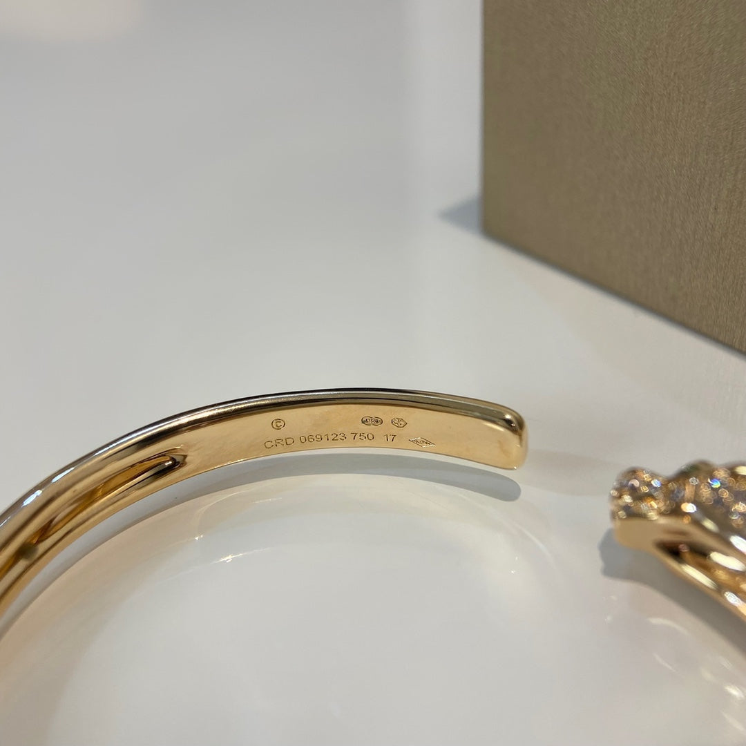 ¡®Veyra Jewelry¡¯PANTHERE GOLD DIAMOND OPEN BRACELET