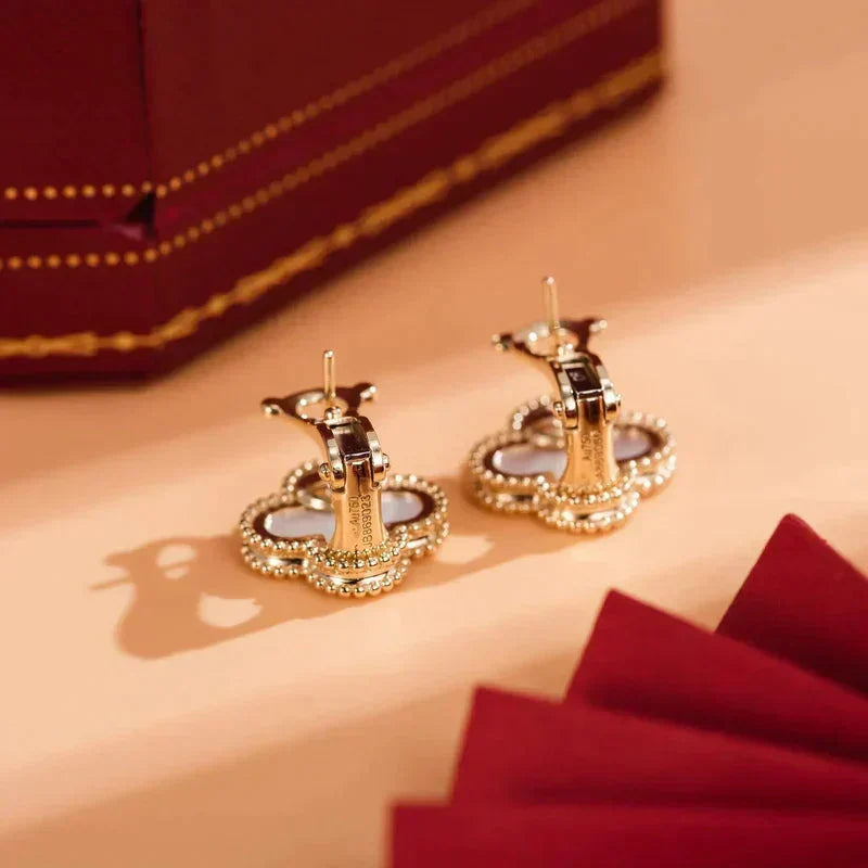 ¡®Veyra Jewelry¡¯CLOVER MEDIUM 1 MOTIFS WHITE MOP STUD EARRINGS