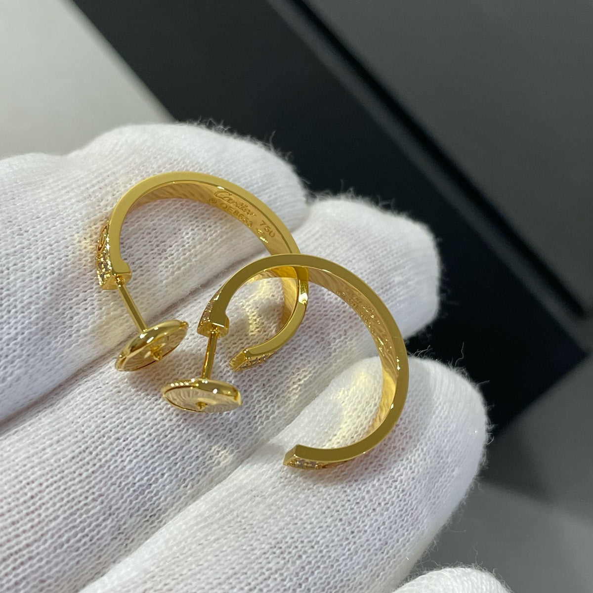¡®Veyra Jewelry¡¯LOVE DIAMOND GOLD HOOP EARRINGS