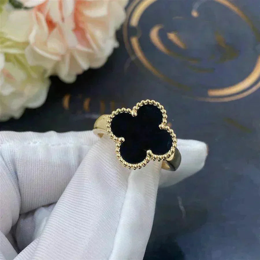 ¡®Veyra Jewelry¡¯CLOVER ONYX RING