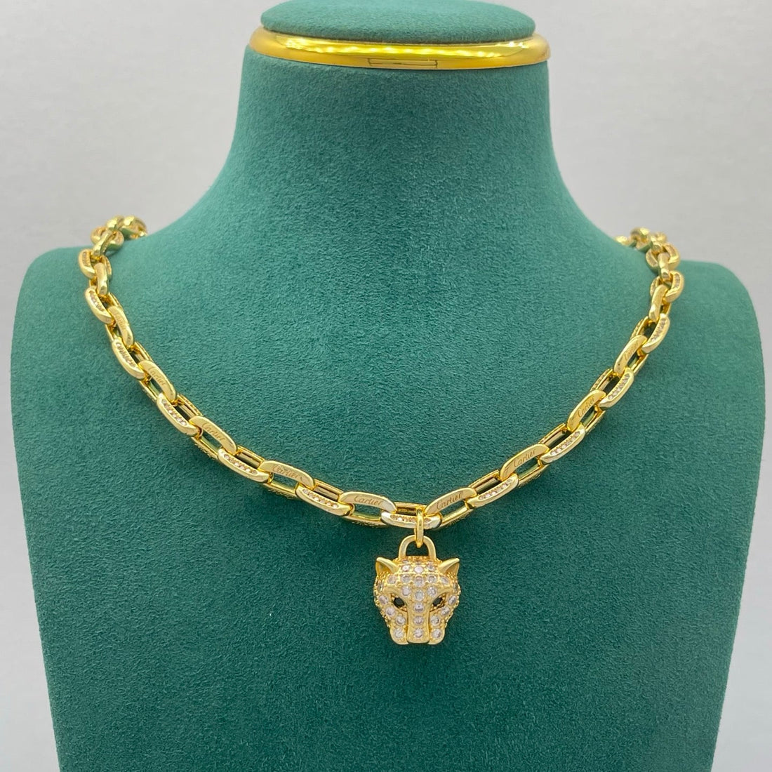 ¡®Veyra Jewelry¡¯Lion Head Link Chain Necklace