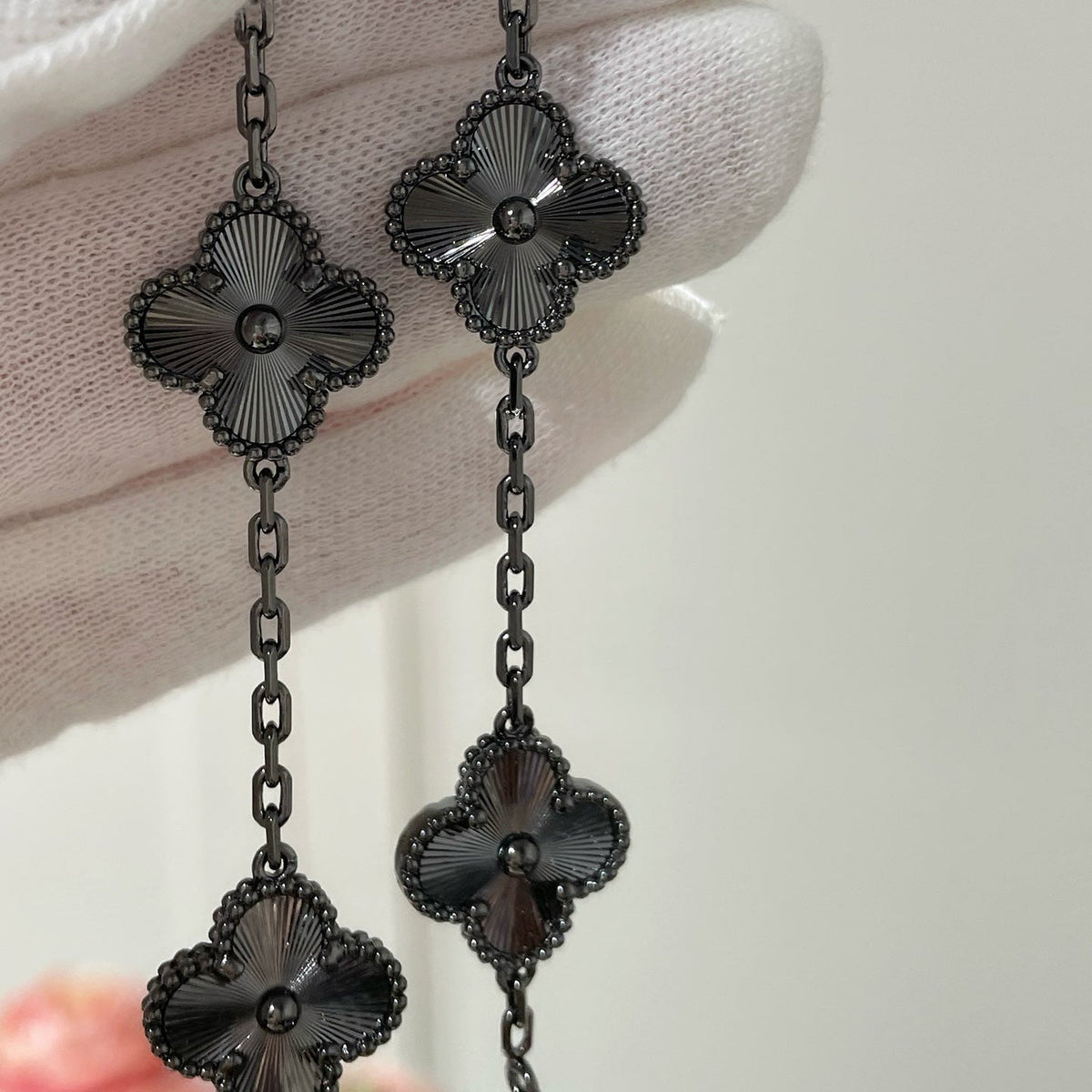 [Veyra Jewelry]New CLOVER 5 MOTIF BLACK BRACELET