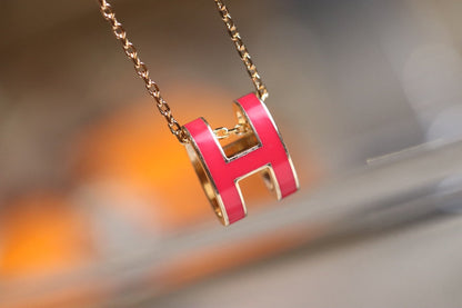 ¡®Veyra Jewelry¡¯POP H PEDANT PINK GOLD