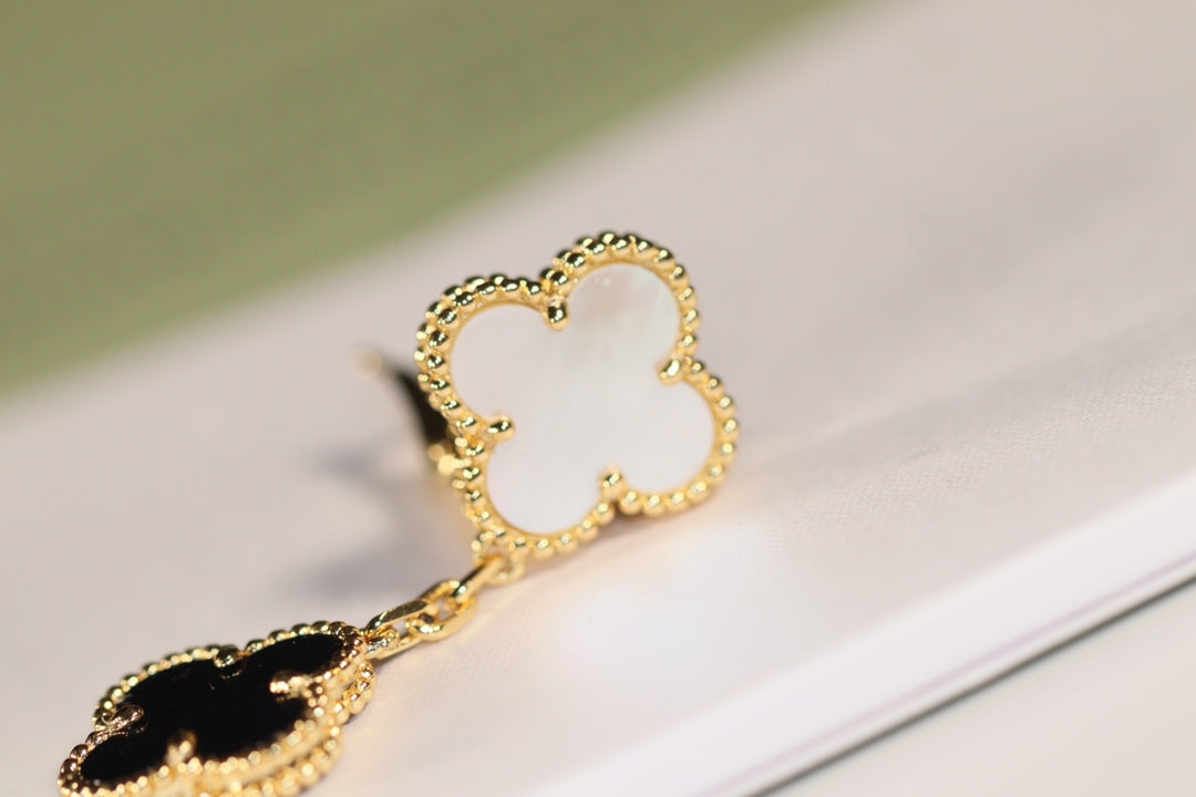 ¡®Veyra Jewelry¡¯CLOVER EARRINGS GOLD ONYX MOP 3 MOTIF