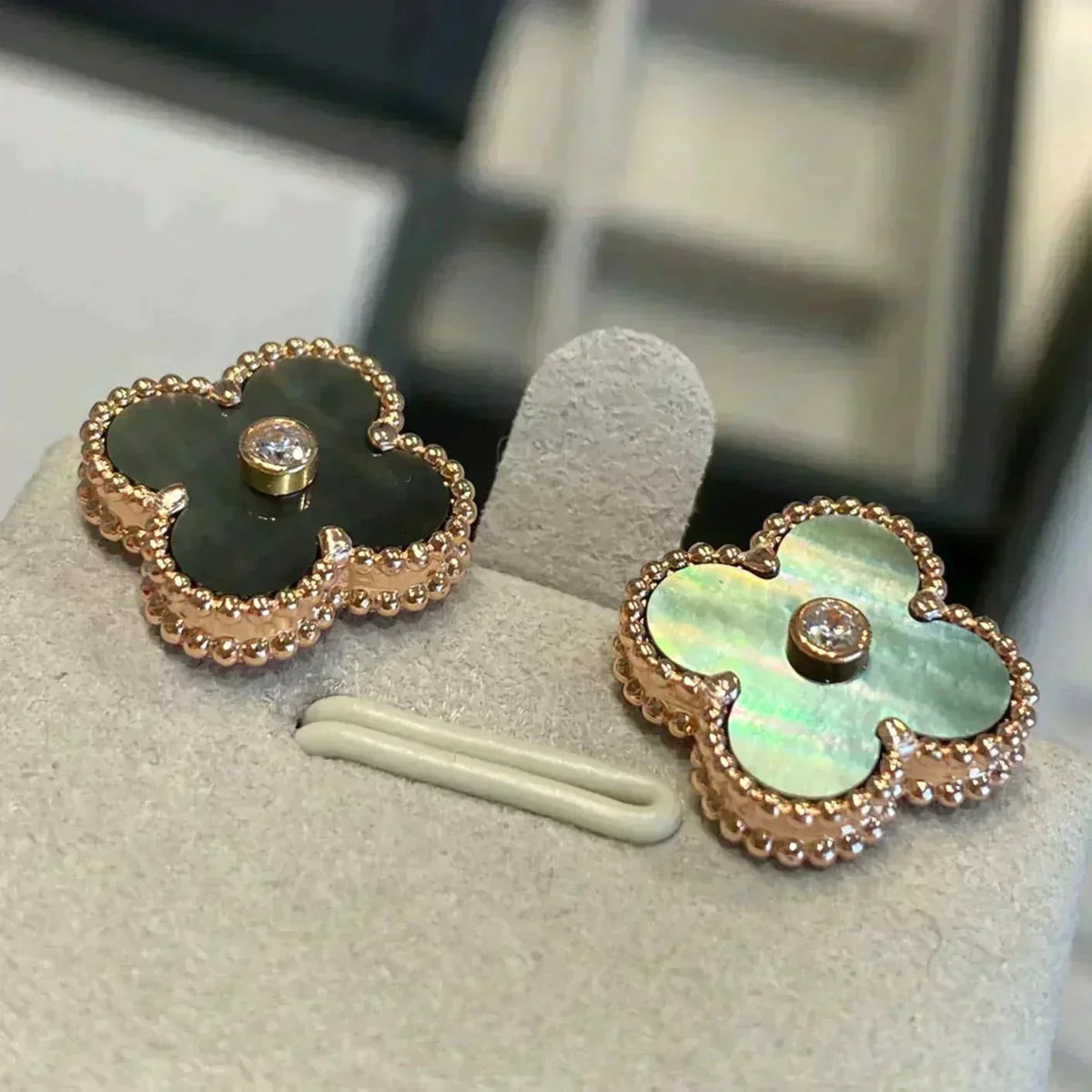 ¡®Veyra Jewelry¡¯CLOVER MEDIUM 1 MOTIFS GRAY MOP  DIAMOND EARRINGS