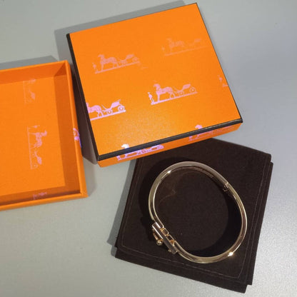 ¡®Veyra Jewelry¡¯H GREY BRACELET