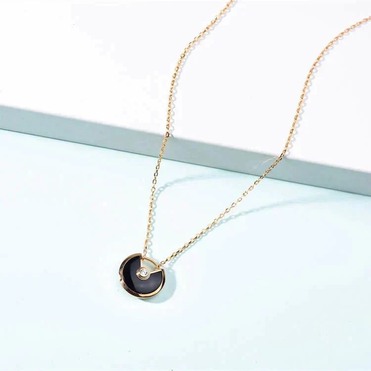 ¡®Veyra Jewelry¡¯AMULETTE GOLD CARNELIAN ONYX NECKLACE