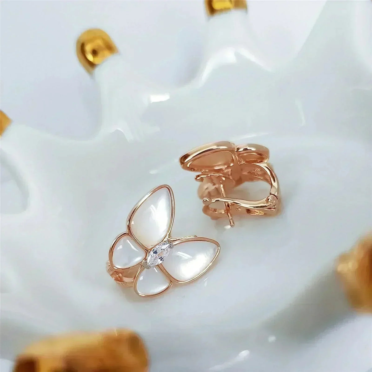 ¡®Veyra Jewelry¡¯BUTTERFLY MOP DIAMOND EARRINGS