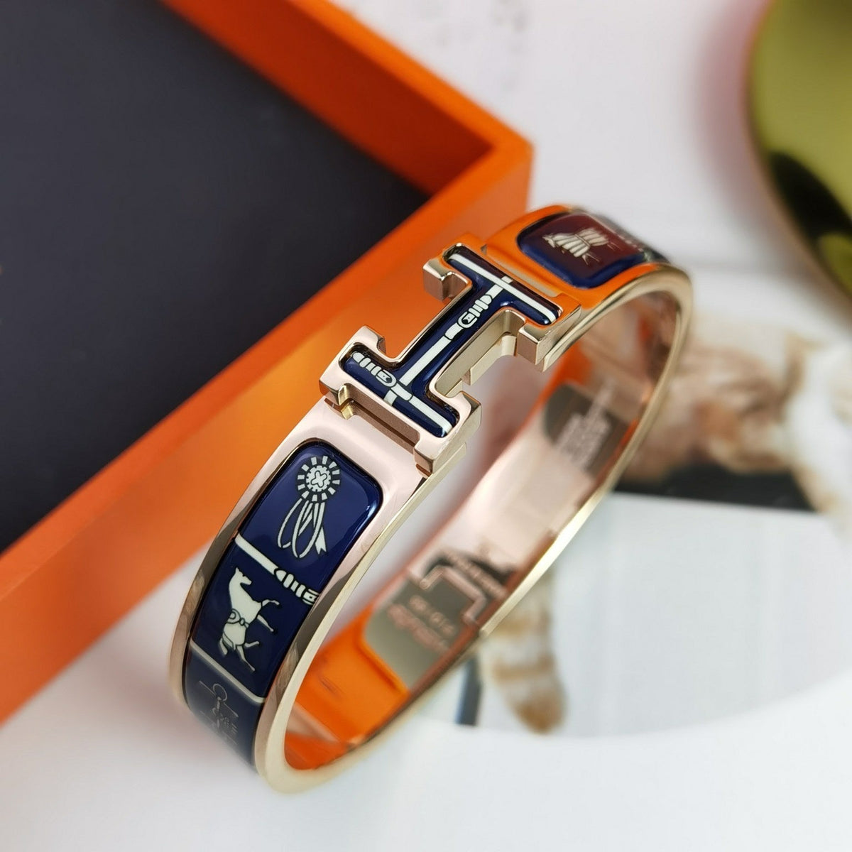 ¡®Veyra Jewelry¡¯H COUVERTURES DARK BLUE BRACELET