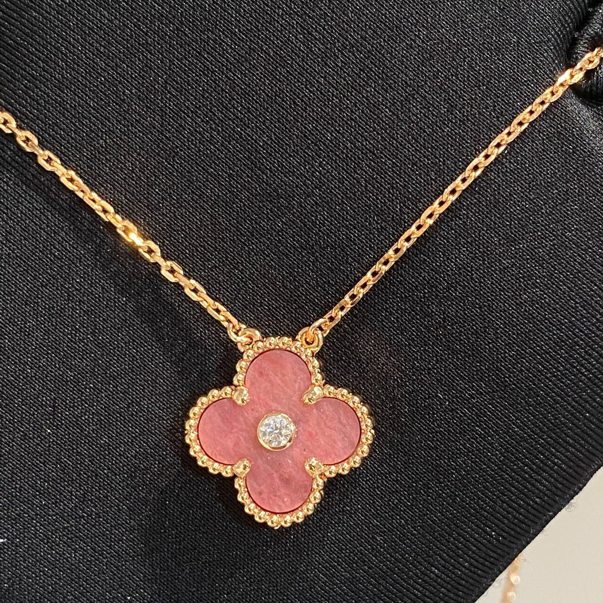 ¡®Veyra Jewelry¡¯CLOVER 15MM DIAMOND RHODONITE NECKLACE