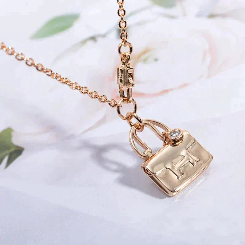 ¡®Veyra Jewelry¡¯AMULETTE PEDANT ROSE GOLD NECKLACE