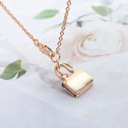 ¡®Veyra Jewelry¡¯AMULETTE PEDANT ROSE GOLD NECKLACE