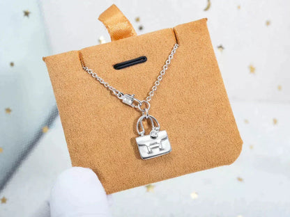 ¡®Veyra Jewelry¡¯AMULETTE PEDANT SILVER NECKLACE