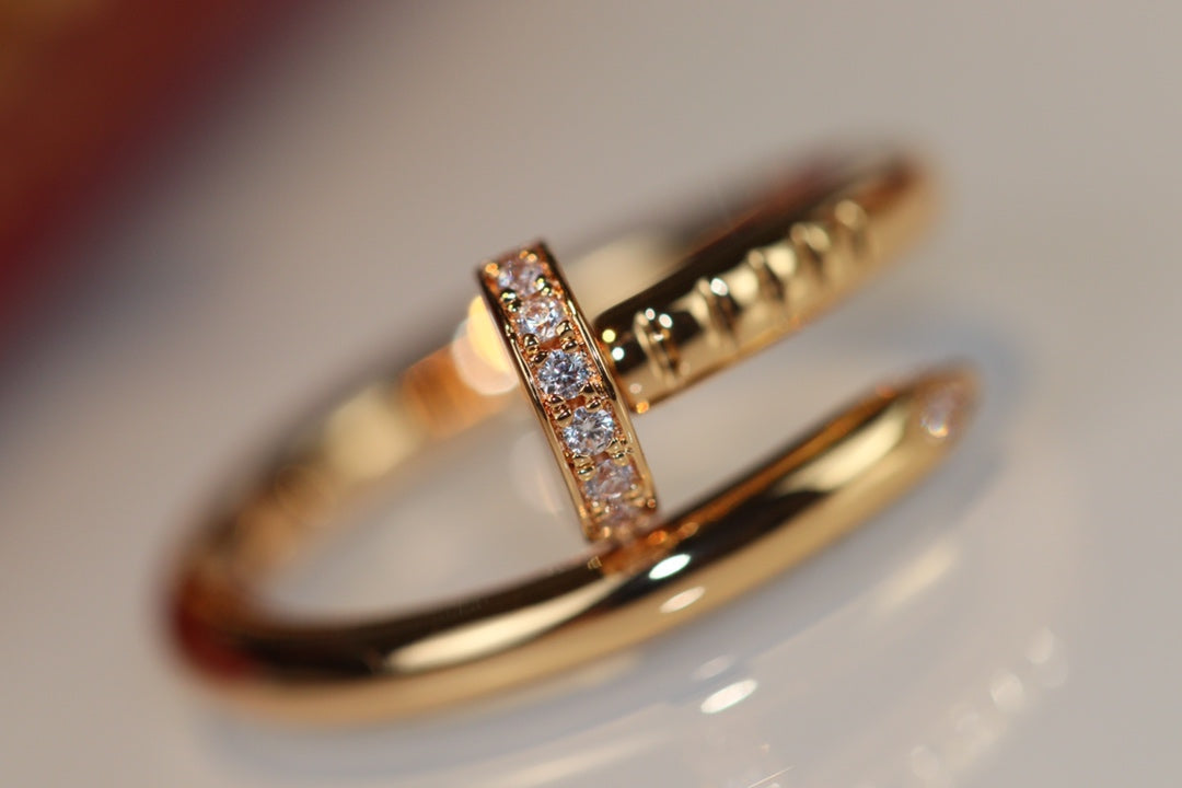 [Veyra Jewelry]Size 7 ring with real gold and diamonds
