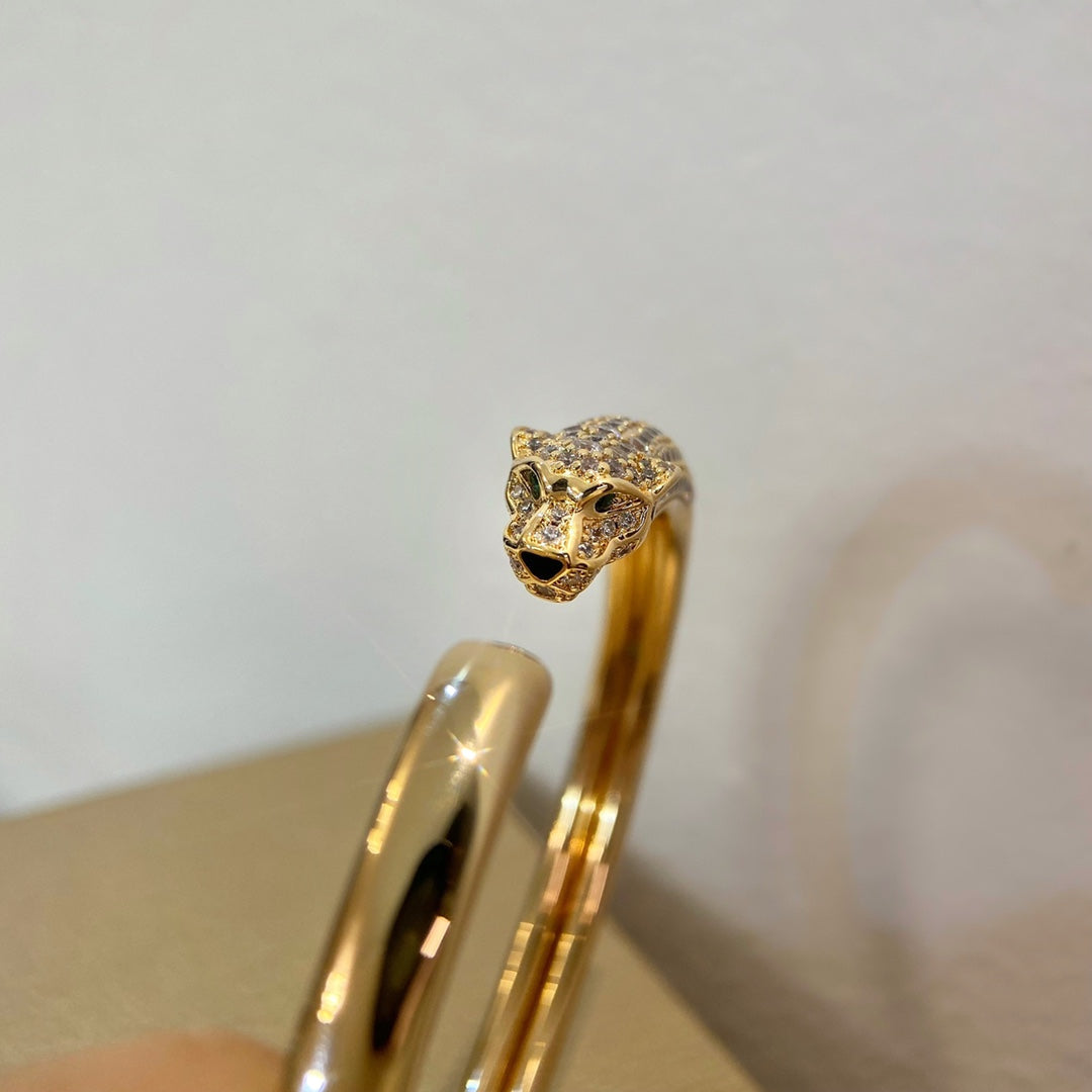 ¡®Veyra Jewelry¡¯PANTHERE GOLD DIAMOND OPEN BRACELET
