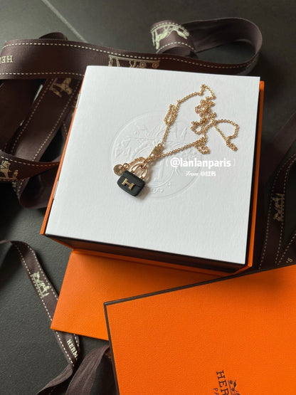 ¡®Veyra Jewelry¡¯CONSTANCE BLACK PEDANT PINK GOLD NECKLACE