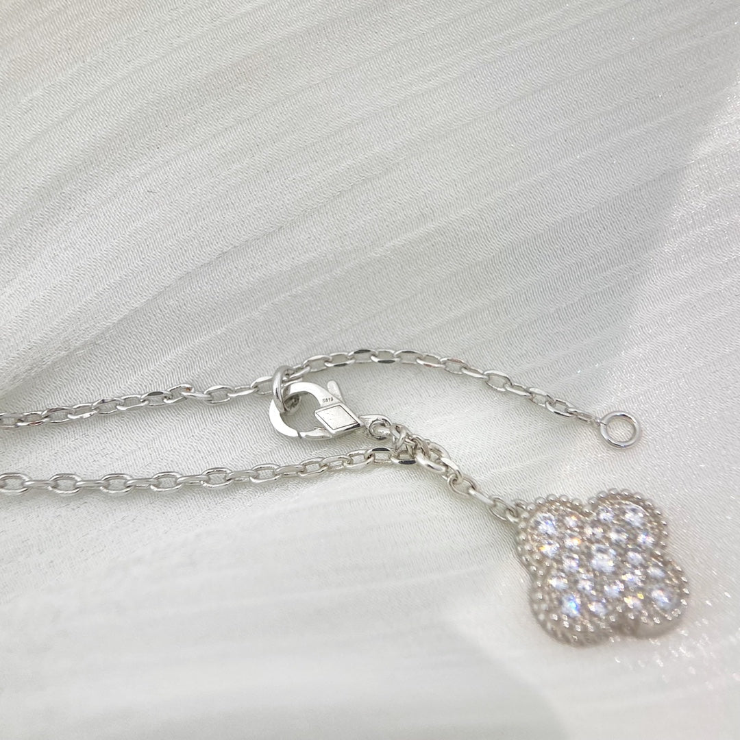 ¡®Veyra Jewelry¡¯CLOVER 5 MOTIFS SILVER DIAMONDS NECKLACE