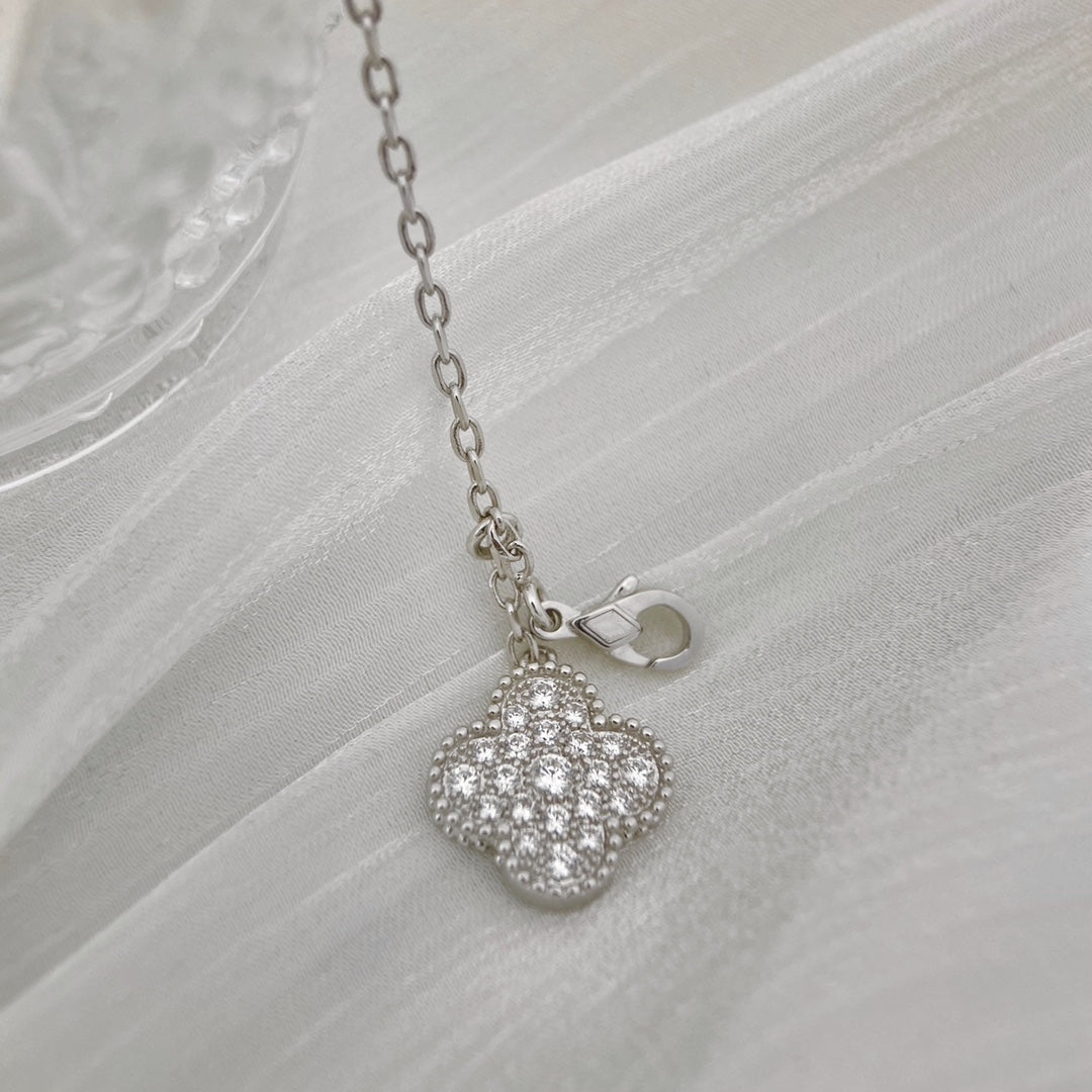 ¡®Veyra Jewelry¡¯CLOVER 5 MOTIFS SILVER DIAMONDS NECKLACE