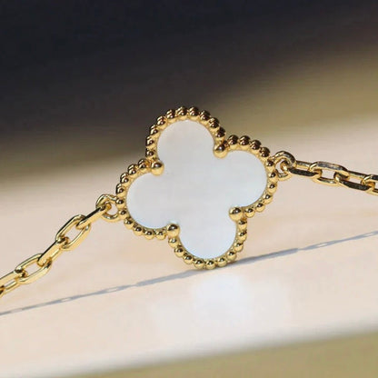 ¡®Veyra Jewelry¡¯CLOVER 20 MOTIFS WHITE MOP NECKLACE
