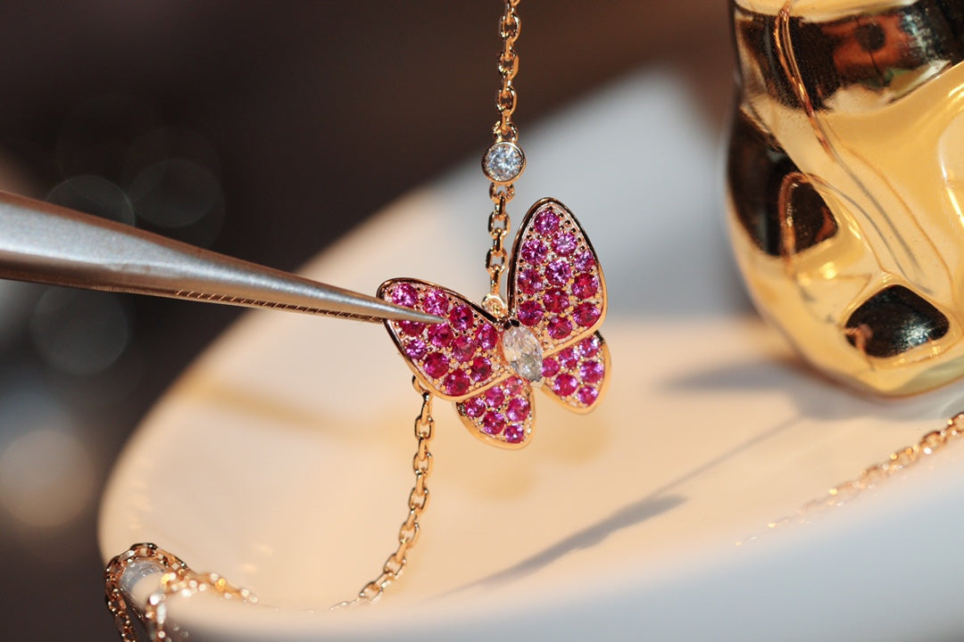 ¡®Veyra Jewelry¡¯BUTTERFLY RED DIAMOND ROSE GOLD NECKLACE