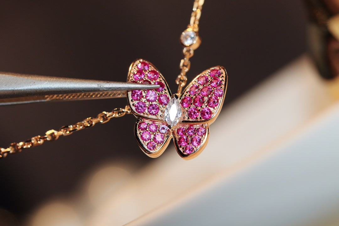 ¡®Veyra Jewelry¡¯BUTTERFLY RED DIAMOND ROSE GOLD NECKLACE