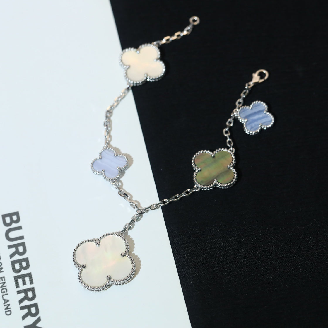 ¡®Veyra Jewelry¡¯CLOVER BRACELET 5 MOTIFS MOP CHALCEDONY SILVER