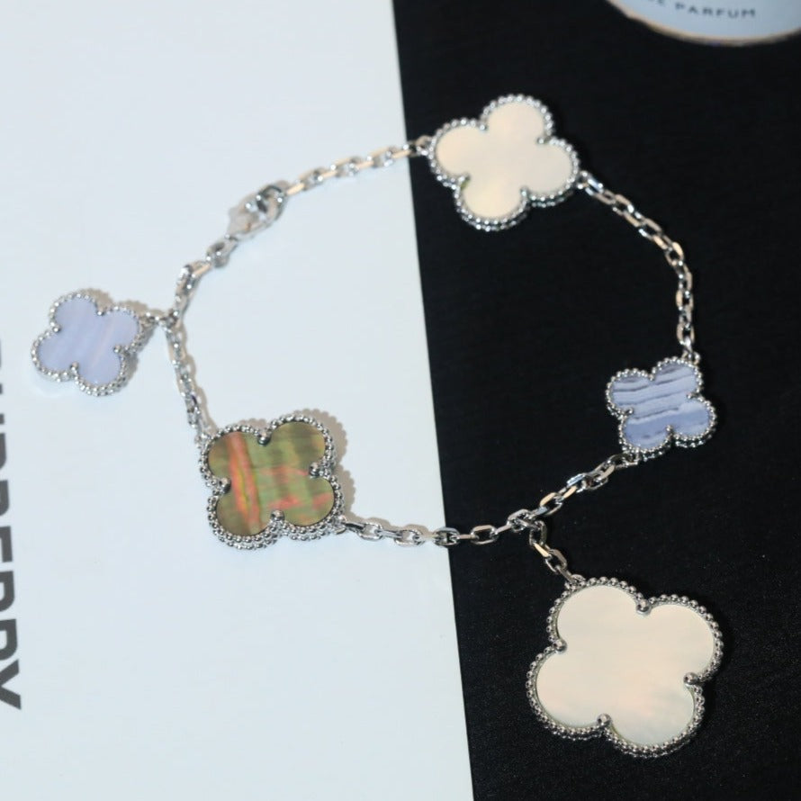 ¡®Veyra Jewelry¡¯CLOVER BRACELET 5 MOTIFS MOP CHALCEDONY SILVER