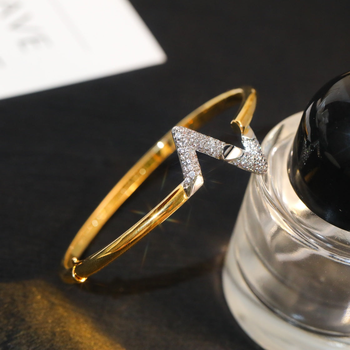 ¡®Veyra Jewelry¡¯VOLTE UPSITE DOWN GOLD DIAMOND BRACELET