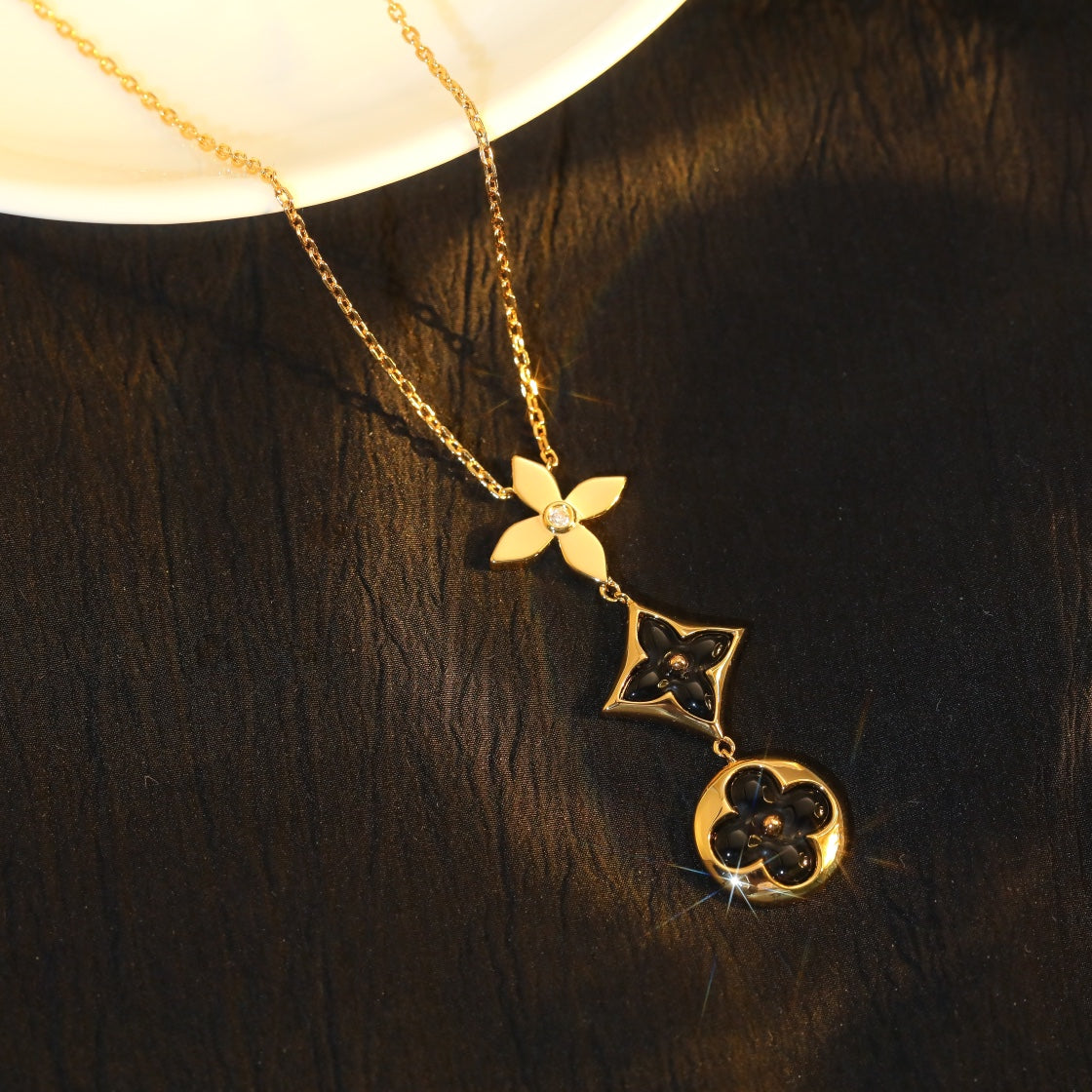 ¡®Veyra Jewelry¡¯STAR AND SUN ONYX PINK GOLD NECKLACE