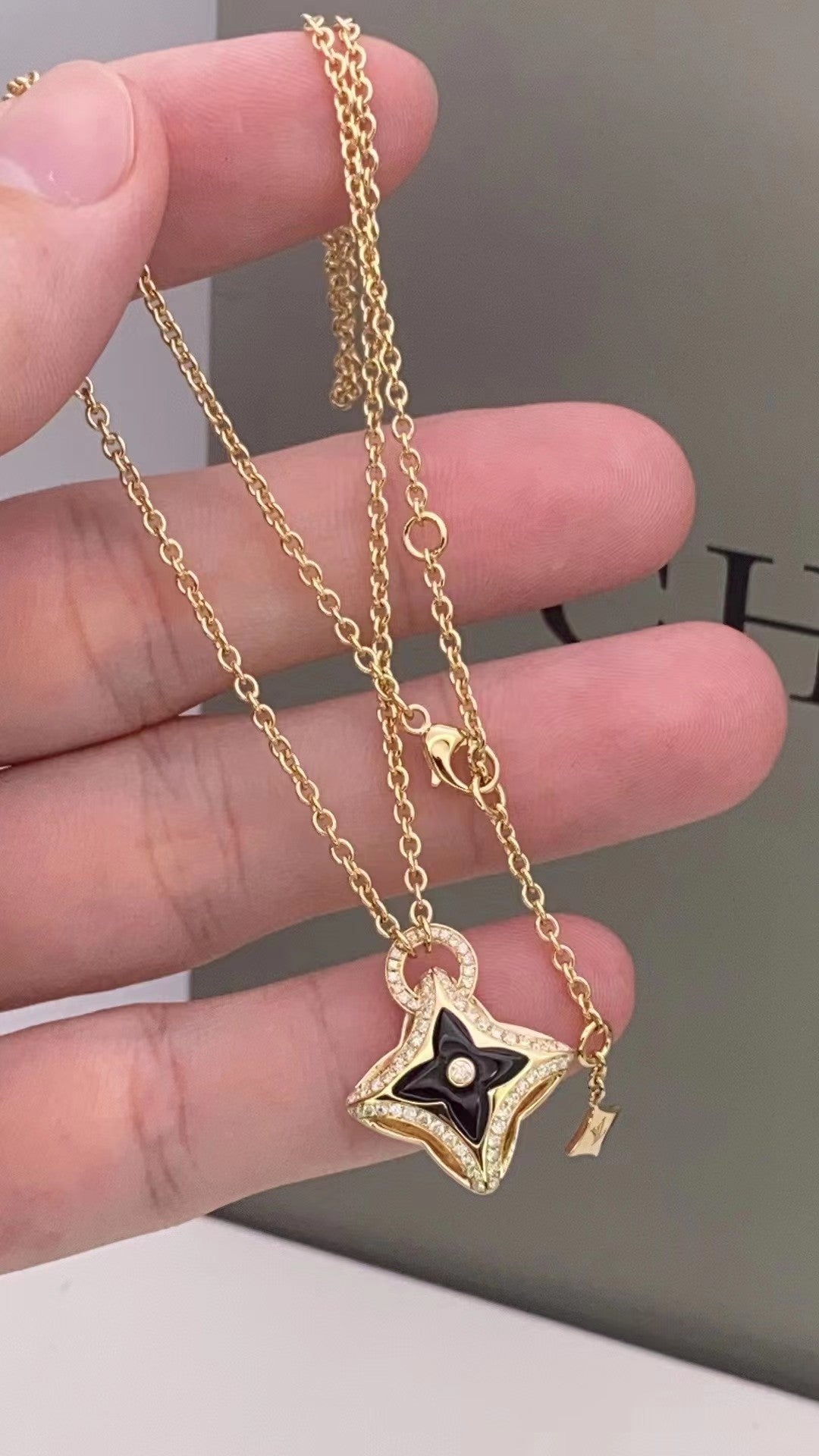 ¡®Veyra Jewelry¡¯STAR PEDANT PINK GOLD DIAMOND NECKLACE