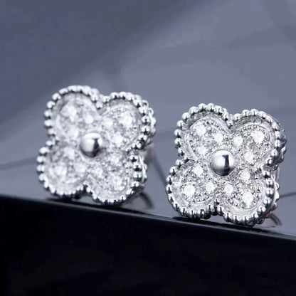 ¡®Veyra Jewelry¡¯CLOVER 1 MOTIFS DIAMOND STUD EARRINGS SILVER