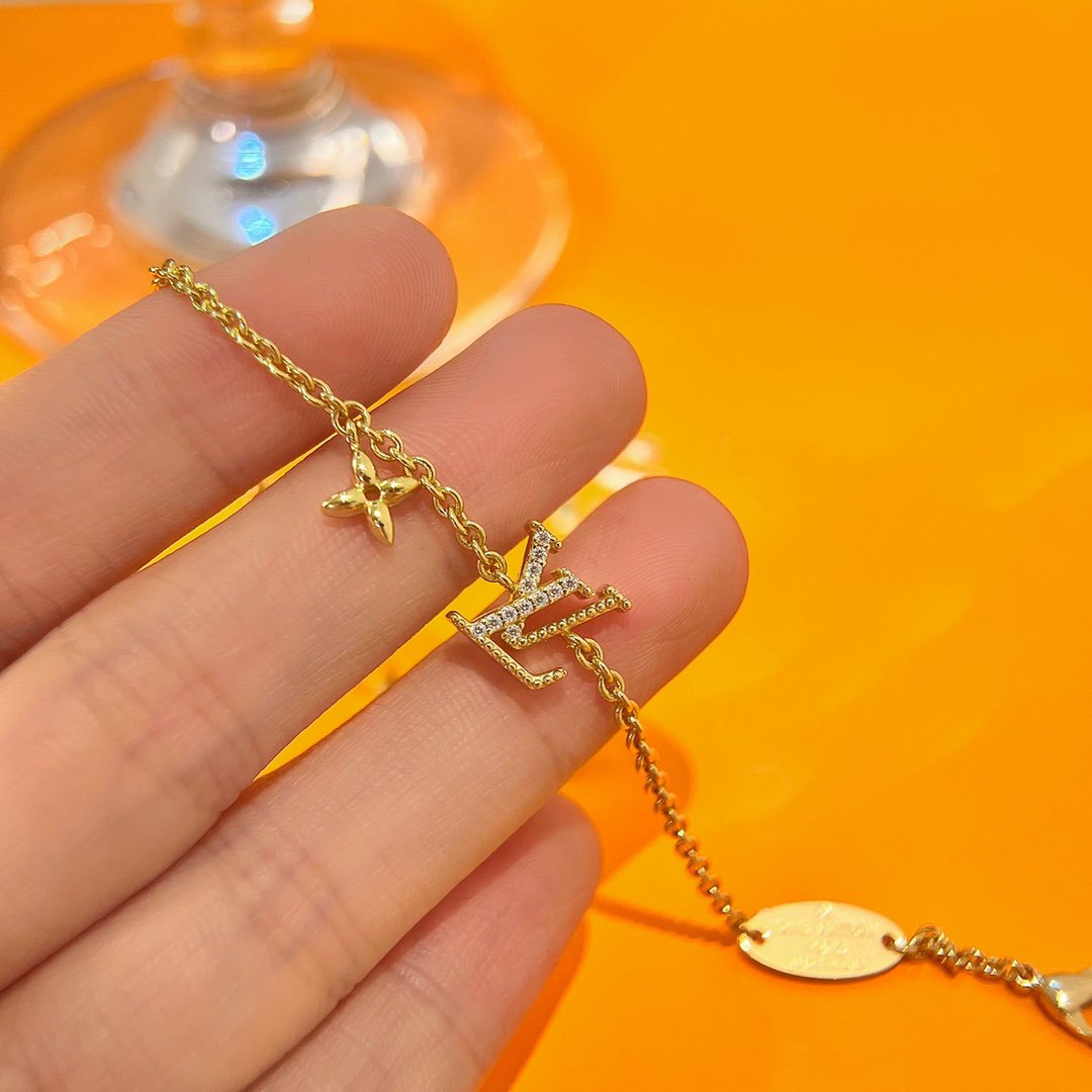 ¡®Veyra Jewelry¡¯LOGO STAR MOTIF GOLD BRACELET