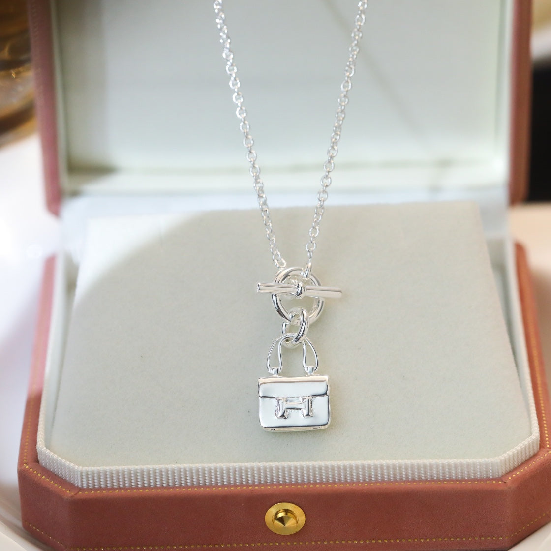 ¡®Veyra Jewelry¡¯POP H PEDANT SILVER NECKLACE