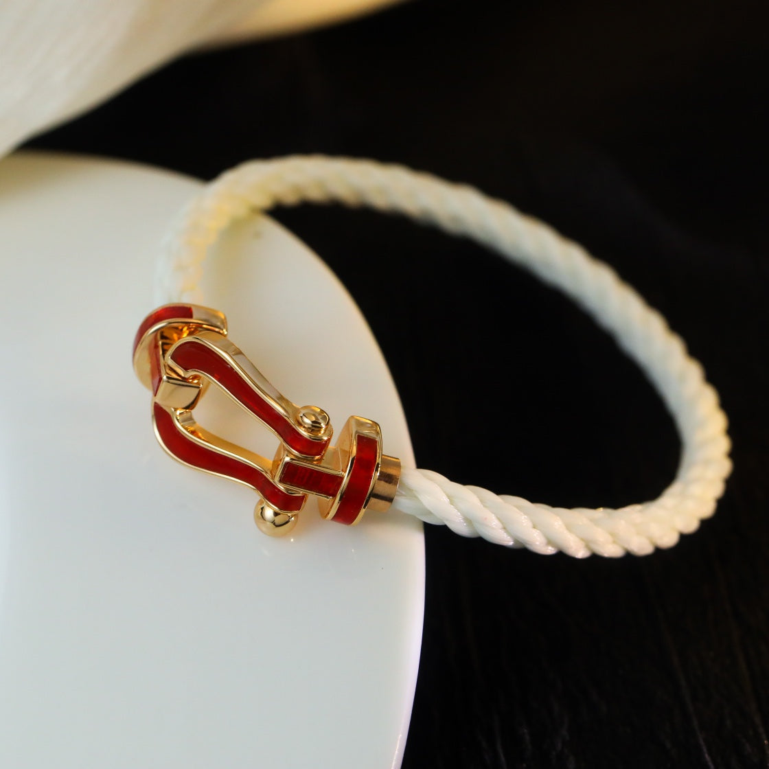¡®Veyra Jewelry¡¯FORCE 10 WHITE TEXTILE DIAMOND PAVED