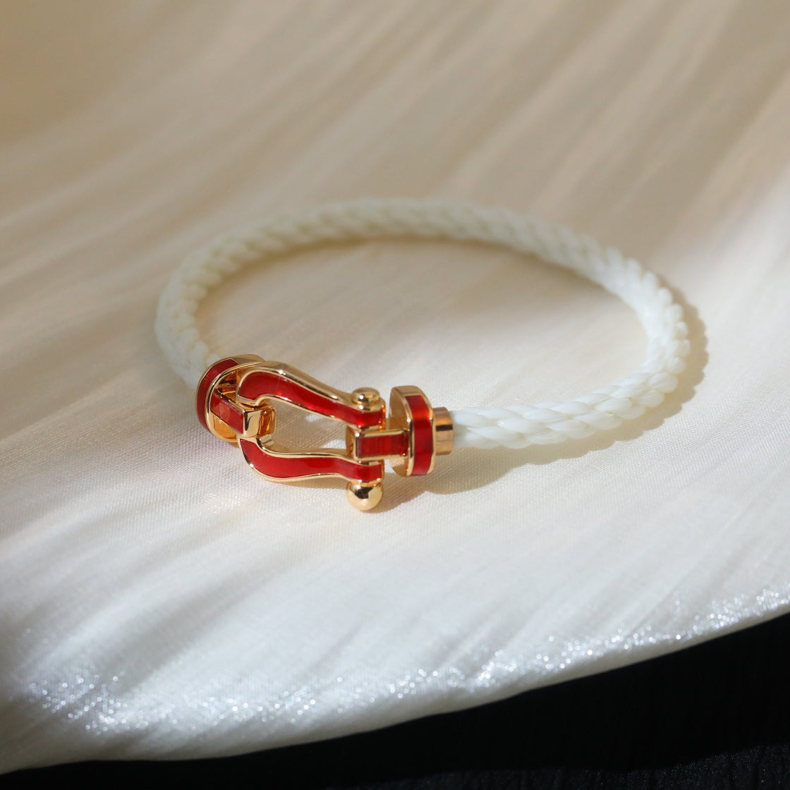 ¡®Veyra Jewelry¡¯FORCE 10 WHITE TEXTILE DIAMOND PAVED