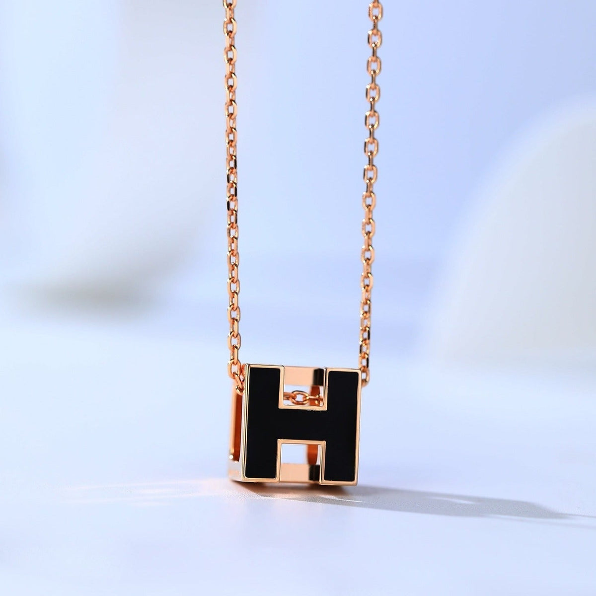¡®Veyra Jewelry¡¯H CAGE PINK GOLD NECKLACE
