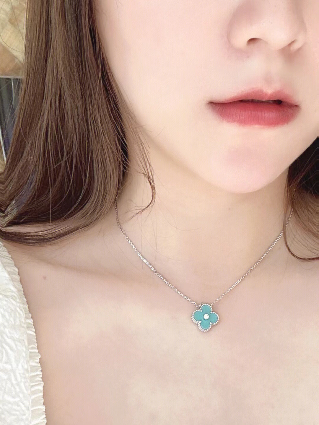 ¡®Veyra Jewelry¡¯CLOVER 1 DIAMOND LIGHT BLUE SILVER NECKLACE