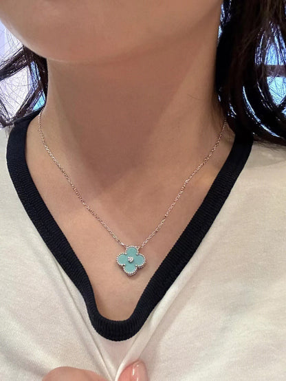 ¡®Veyra Jewelry¡¯CLOVER 1 DIAMOND LIGHT BLUE SILVER NECKLACE