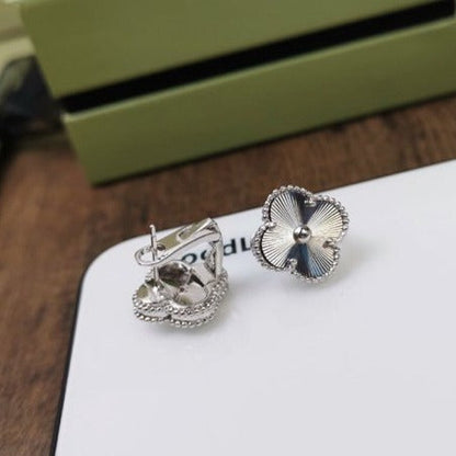 ¡®Veyra Jewelry¡¯CLOVER MEDIUM STUD EARRINGS