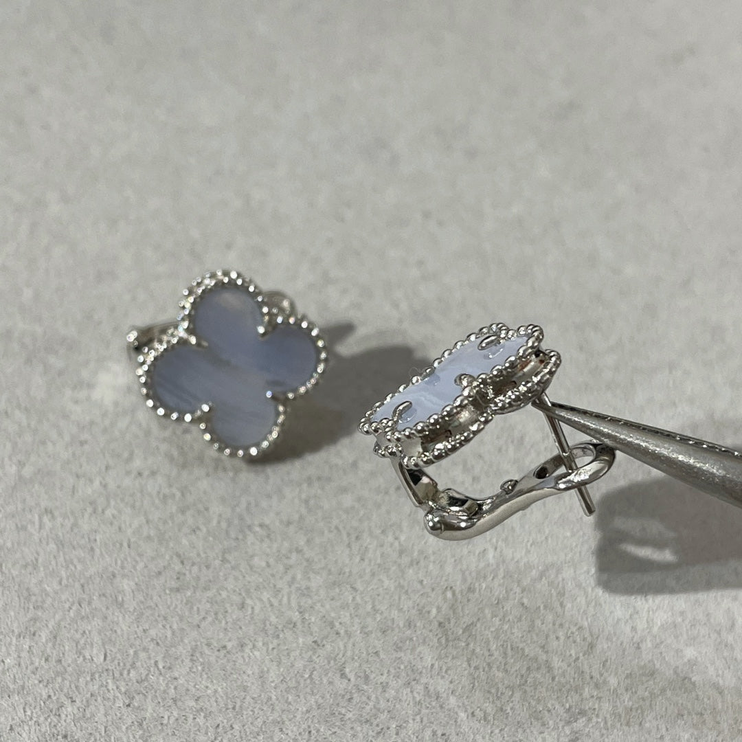 ¡®Veyra Jewelry¡¯CLOVER CHALCEDONY SILVER STUD EARRINGS