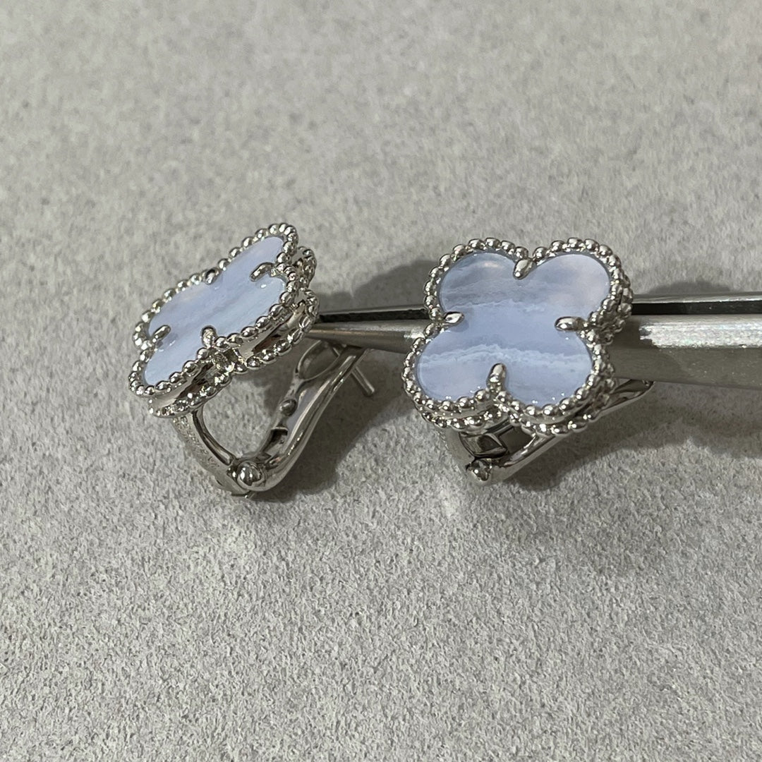¡®Veyra Jewelry¡¯CLOVER CHALCEDONY SILVER STUD EARRINGS