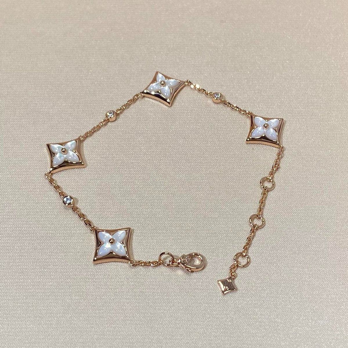 ¡®Veyra Jewelry¡¯STAR 4 MOTIF MOP DIAMOND PINK GOLD BRACELET