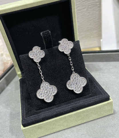 ¡®Veyra Jewelry¡¯CLOVER 2 MOTIFS DIAMOND PAVED SILVER EARRINGS