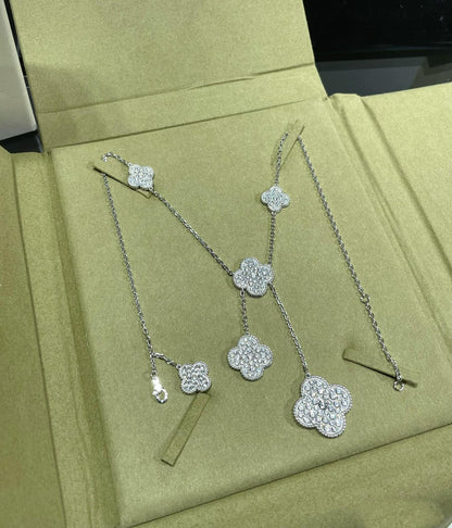 ¡®Veyra Jewelry¡¯CLOVER 6 MOTIF DIAMOND PAVED NECKLACE