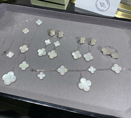 ¡®Veyra Jewelry¡¯CLOVER 5 MOTIF WHITE MOP SILVER BRACELET