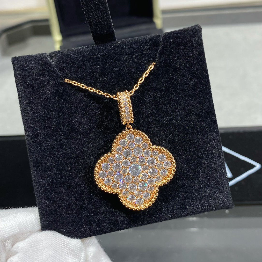 ¡®Veyra Jewelry¡¯CLOVER 25MM LARGE PEDANT DIAMOND PAVED LONG NECKLACE