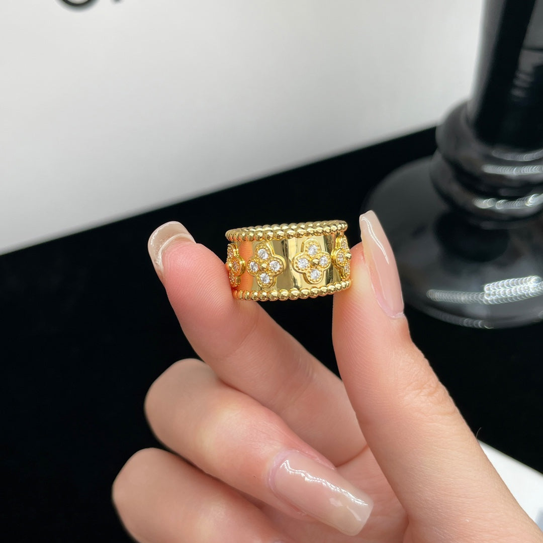 ¡®Veyra Jewelry¡¯PERLEE DIAMOND LARGE RING