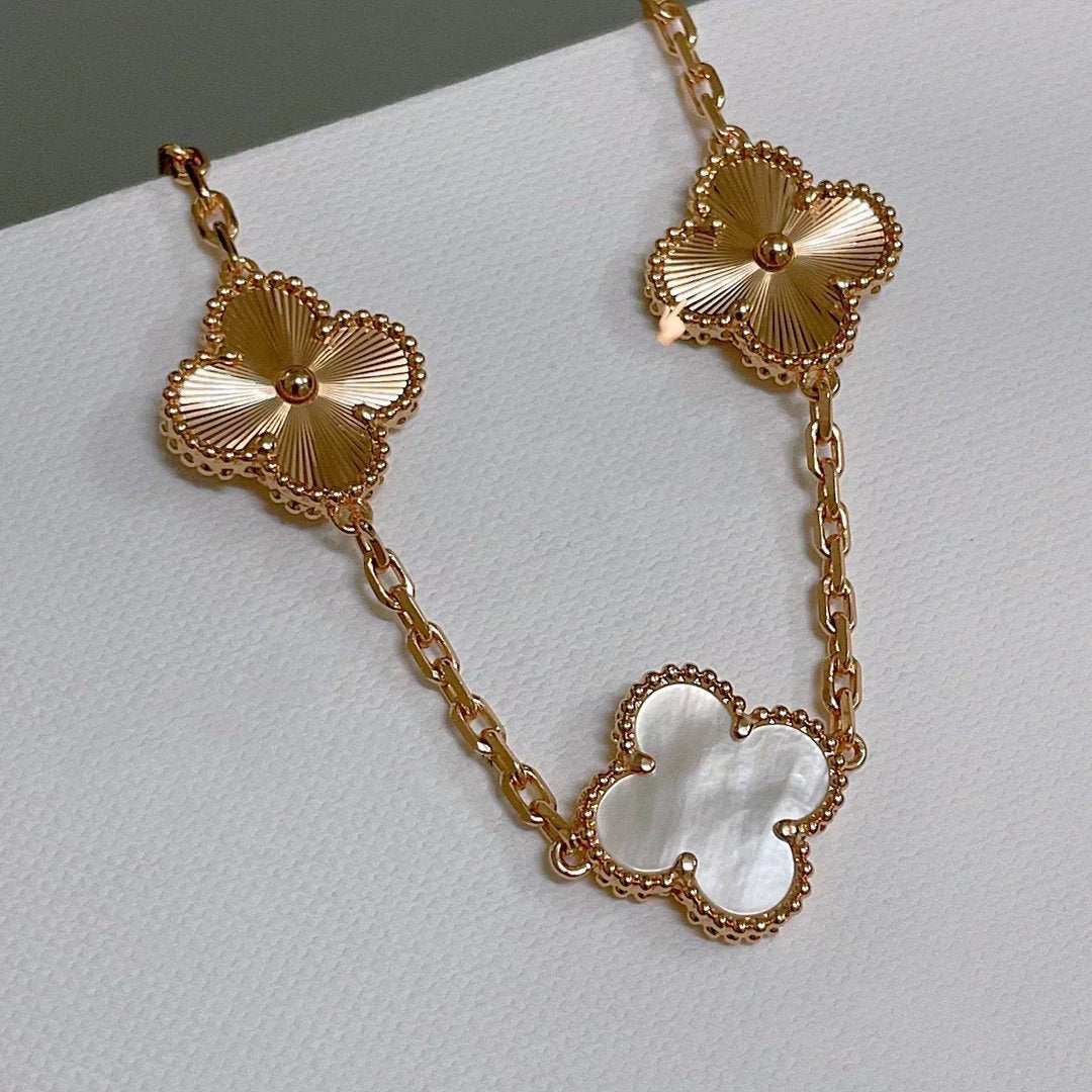 [Veyra Jewelry]New CLOVER WHITE PEARL MOP 5 MOTIF BRACELET COLLECTION