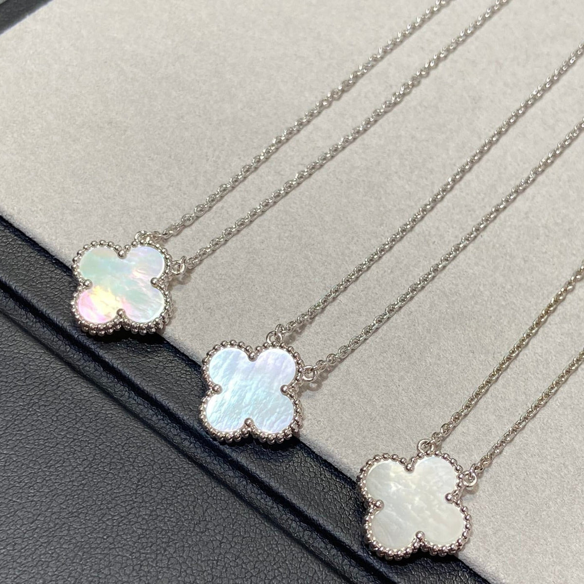 ¡®Veyra Jewelry¡¯CLOVER MEDIUM SILVER WHITE MOP NECKLACE